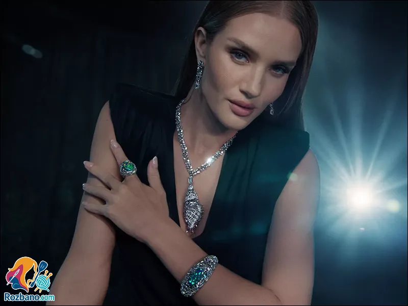 گردنبندهای طلا و نقره از جواهرآلات برند تیفانی اند کو