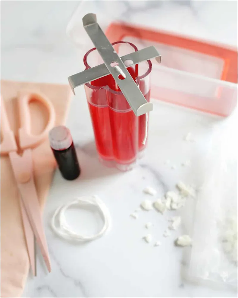 آموزش ساخت شمع به شکل گل با موم رنگی و اسانس