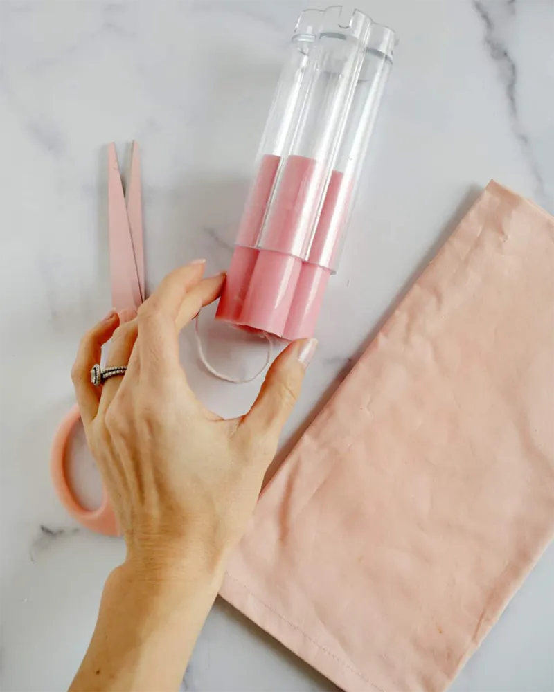 ساخت شمع به شکل گل با قالب مخصوص و ایده خلاقانه