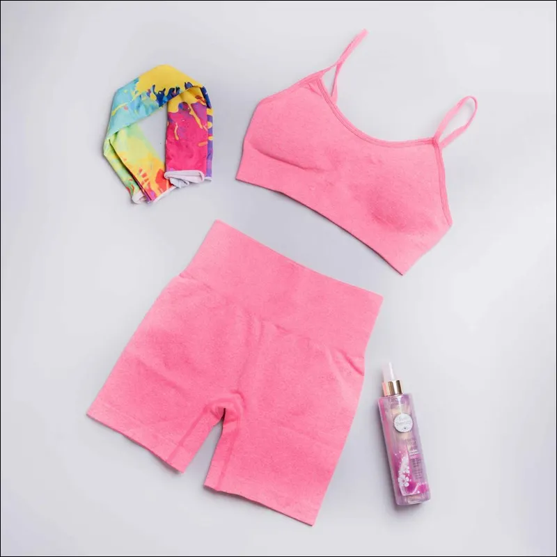 ست نیم تنه و شلوارک تابستانی زنانه برای استایل شیک