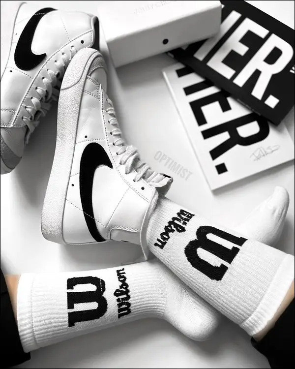 ست کردن جوراب اسپرت دخترانه با کفش و لباس اسپرت