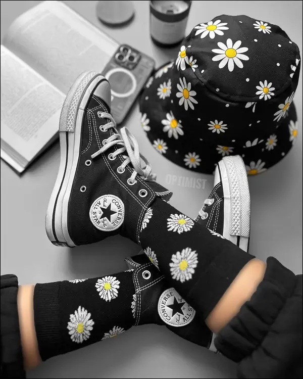 جوراب اسپرت دخترانه سفید و رنگی با طراحی جذاب