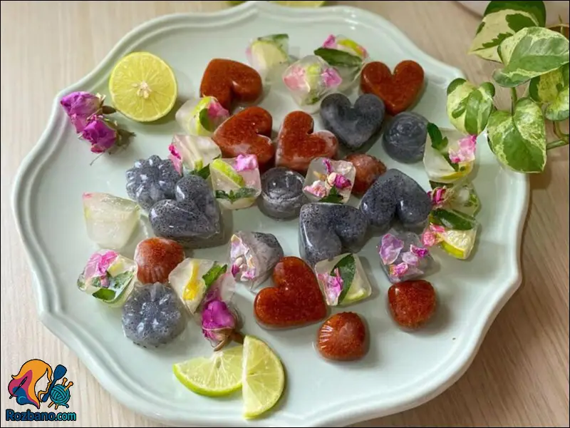 طرز تهیه یخ طعم دار یا یخ تزیینی شیک و مجلسی با میوه های فصل