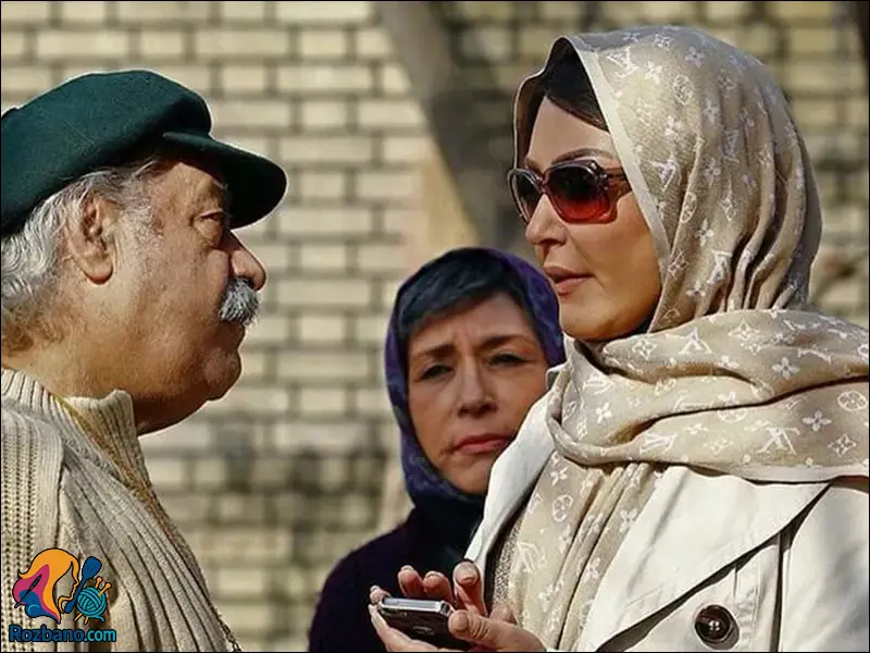 بیوگرافی شقایق فراهانی - شقایق فراهانی در کنار پدر و مادرش