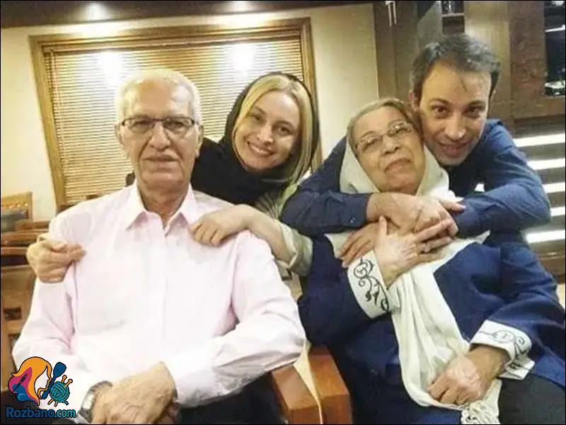 عکس مریم کاویانی در کنار برادر و پدر و مادش