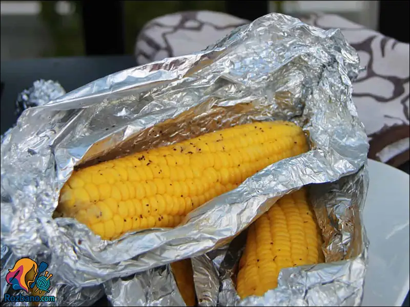 ذرت گریل شده خوشمزه با ادویه و روغن زیتون