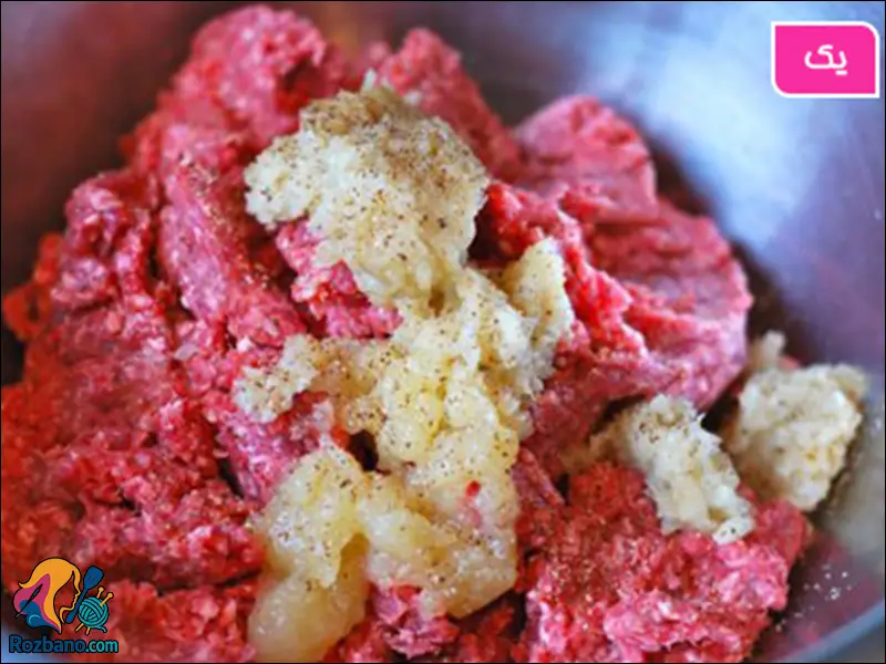 طرز تهیه همبرگر مغزدار با تخم مرغ