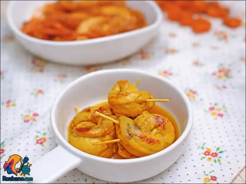 طرز تهیه رولت مرغ با عسل و زردآلو در خانه