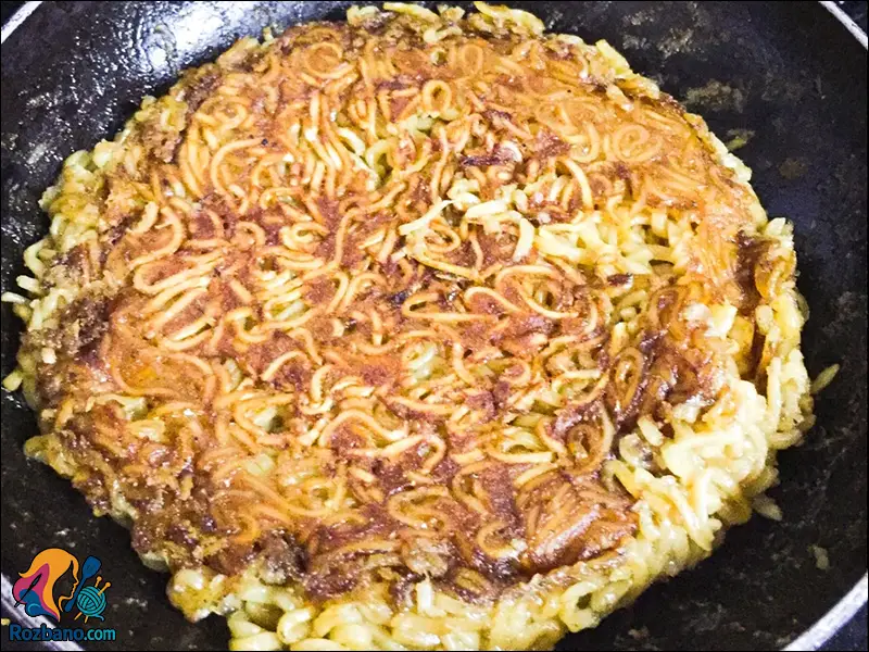 برگردان نودل - پیتزا نودل فوری