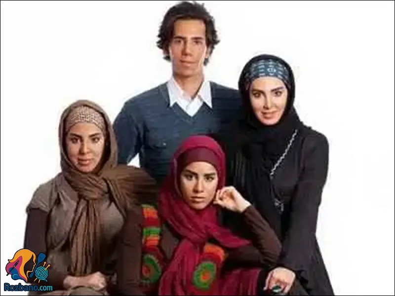 عکس جذاب ليلا بلوکات در کنار خواهران و برادرش