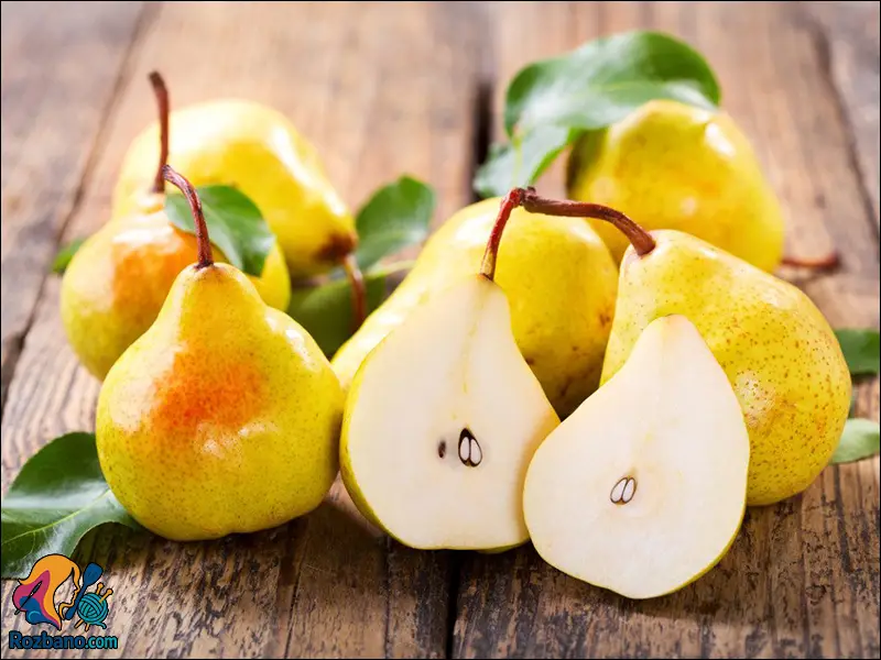 درمان نفخ و یبوست با اسموتی گلابی و کیوی طبیعی