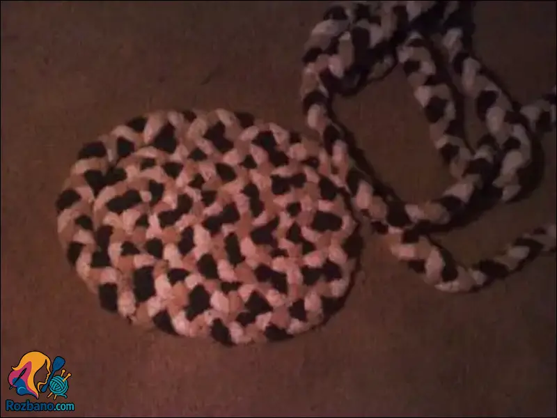 جمع کردن پادری مارپیچ با حوله کهنه