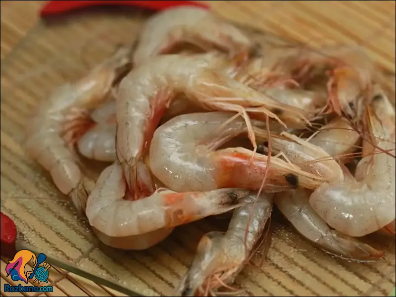 مراحل کامل تمیز کردن میگو تازه