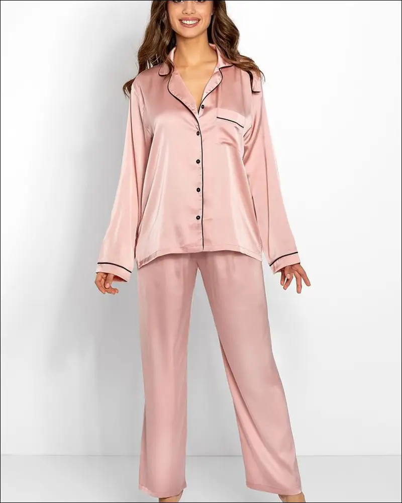 ست بلوز و شلوار دکمه‌ دار (Button-up Pajama Set)