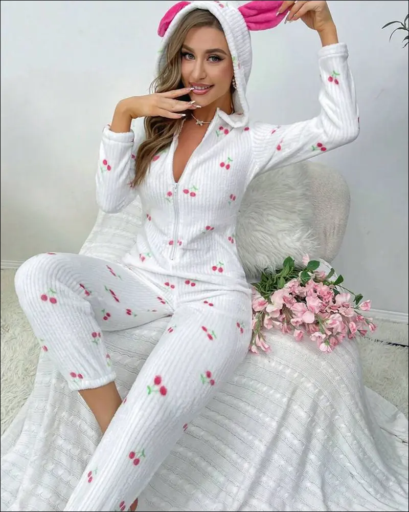 لباس خواب کلاه‌ دار (Hooded Sleepwear)