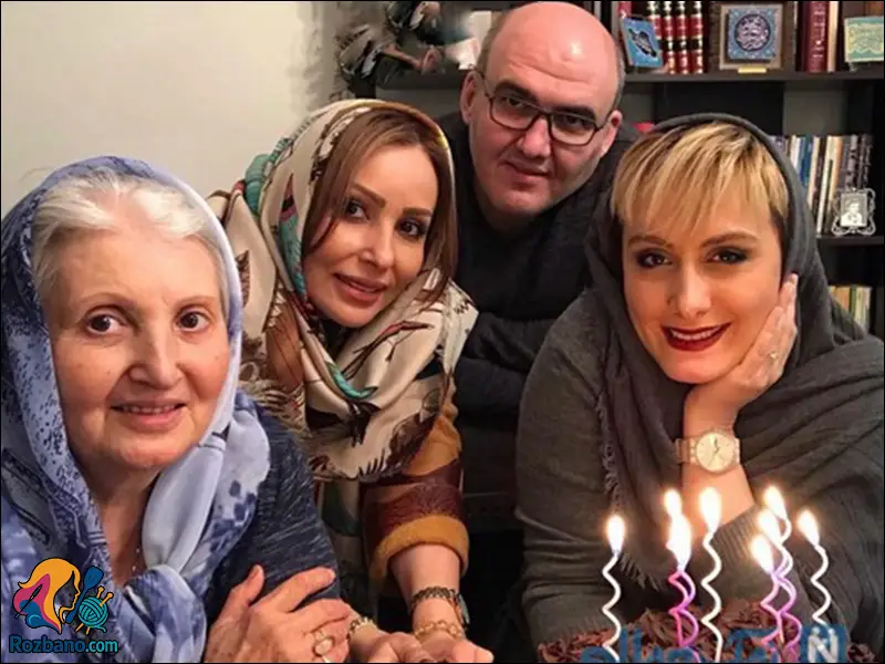 بیوگرافی پرستو صالحی - عکس پرستو صالحی در کنار مادر و برادرش