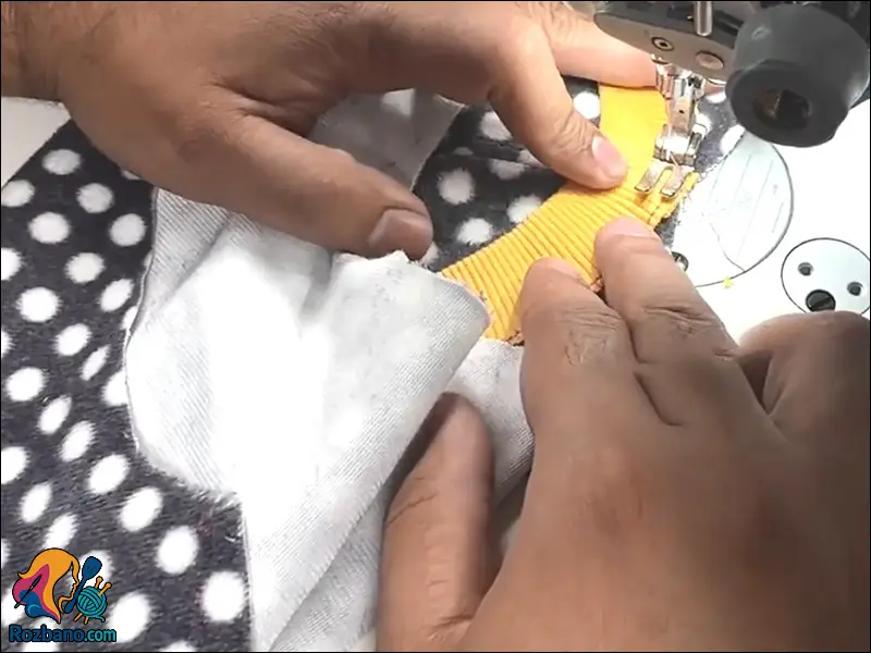 نحوه تقسیم بندی و سنجاق زدن کشباف به تنه تیشرت