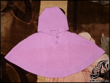 https://up.rozbano.com/view/2735124/Children%20cape%20with%20hood-05.jpg
