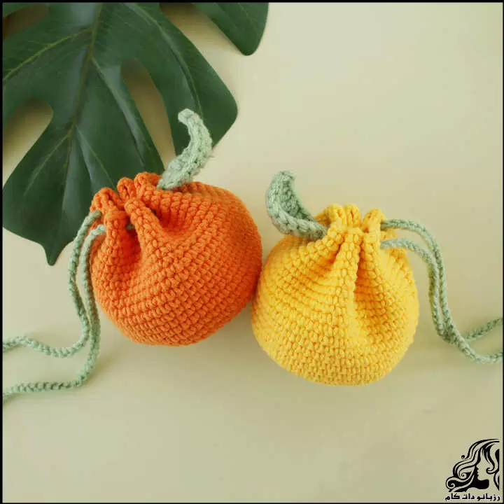 http://up.rozbano.com/view/3975534/Crochet%20pear%20shaped%20earphone%20bag%20tutorial-01.webp