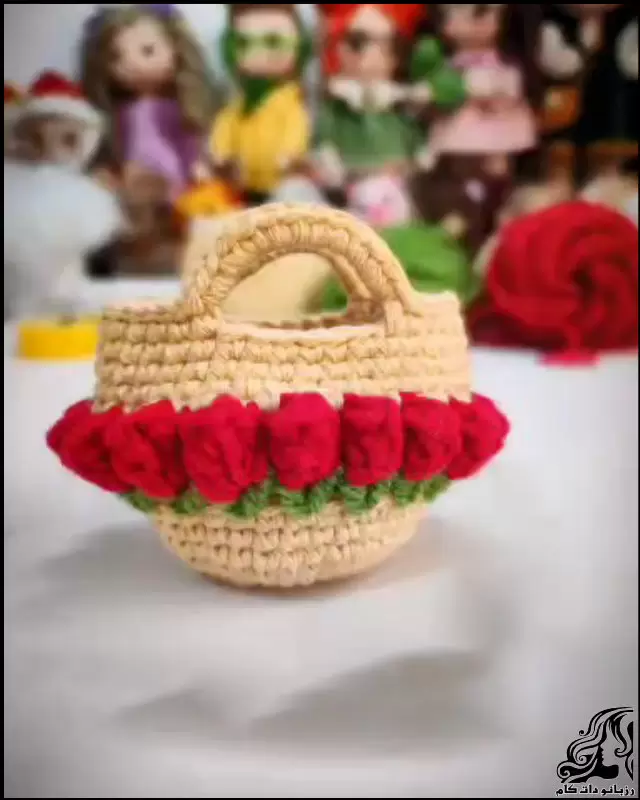 https://up.rozbano.com/view/4020710/DIY%20Crochet%20Tulip%20Bag%20Charm.webp