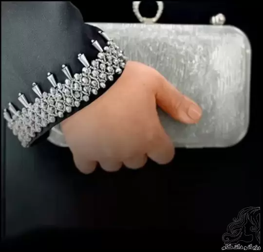 آموزش حاشیه‌ دوزی لبه آستین مانتو با منجوق و کریستال