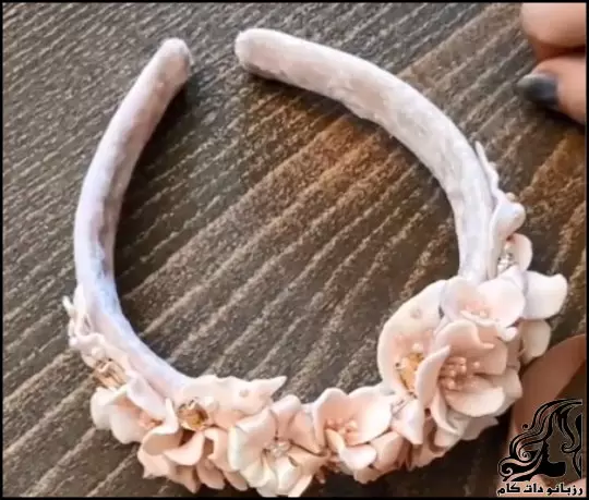 https://up.rozbano.com/view/3797712/Decorative%20headband%20tutorial-01.webp