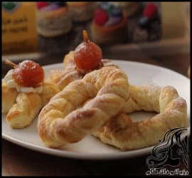 آشپزی و طرز تهیه شیرینی فرانسوی حلقه پیچ خورده - French20pastry20twisted20ring 02