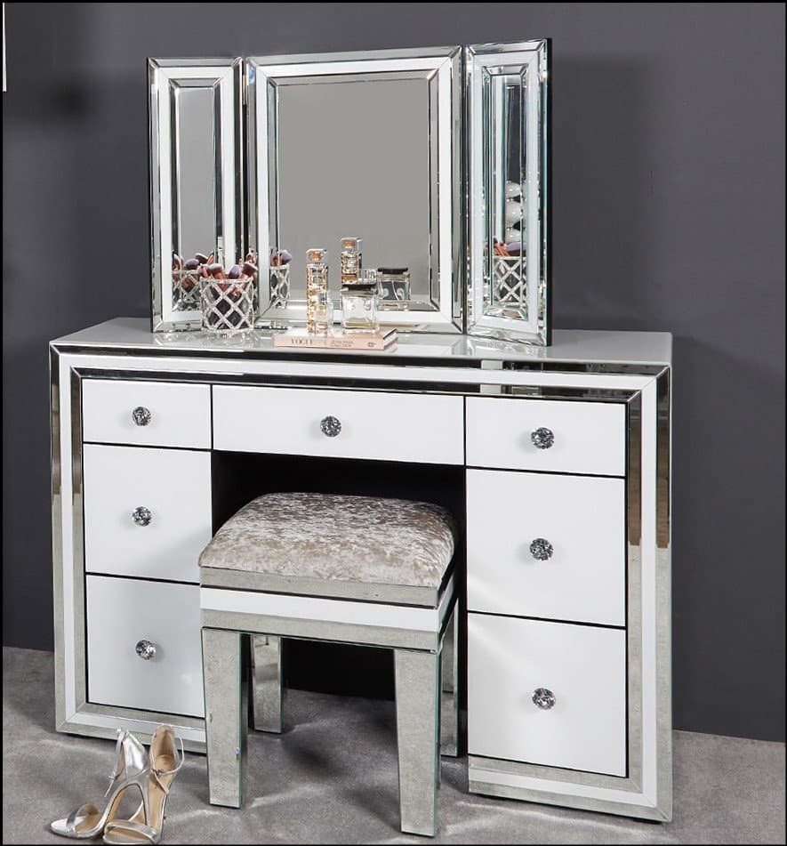 https://up.rozbano.com/view/3429663/Gami%20No%20Dena%20is%20a%20supplier%20of%20wooden%20cupboards-02.jpg