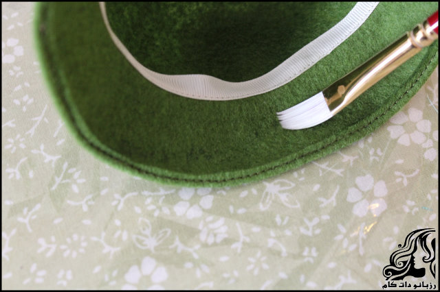 https://up.rozbano.com/view/2752679/Green%20Felt%20Hat-08.jpg