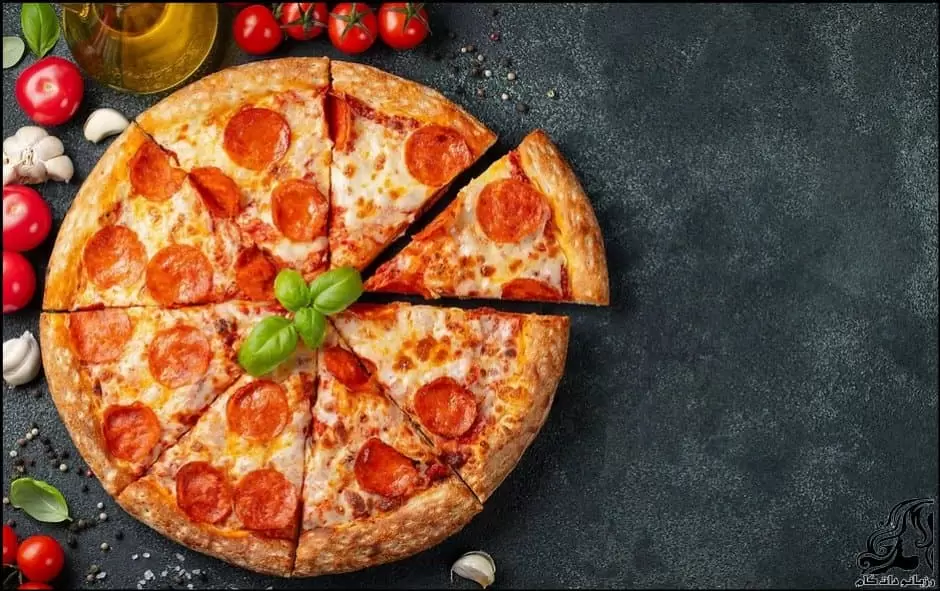 طرز تهیه پیتزا پپرونی خانگی خوشمزه به همراه فیلم
