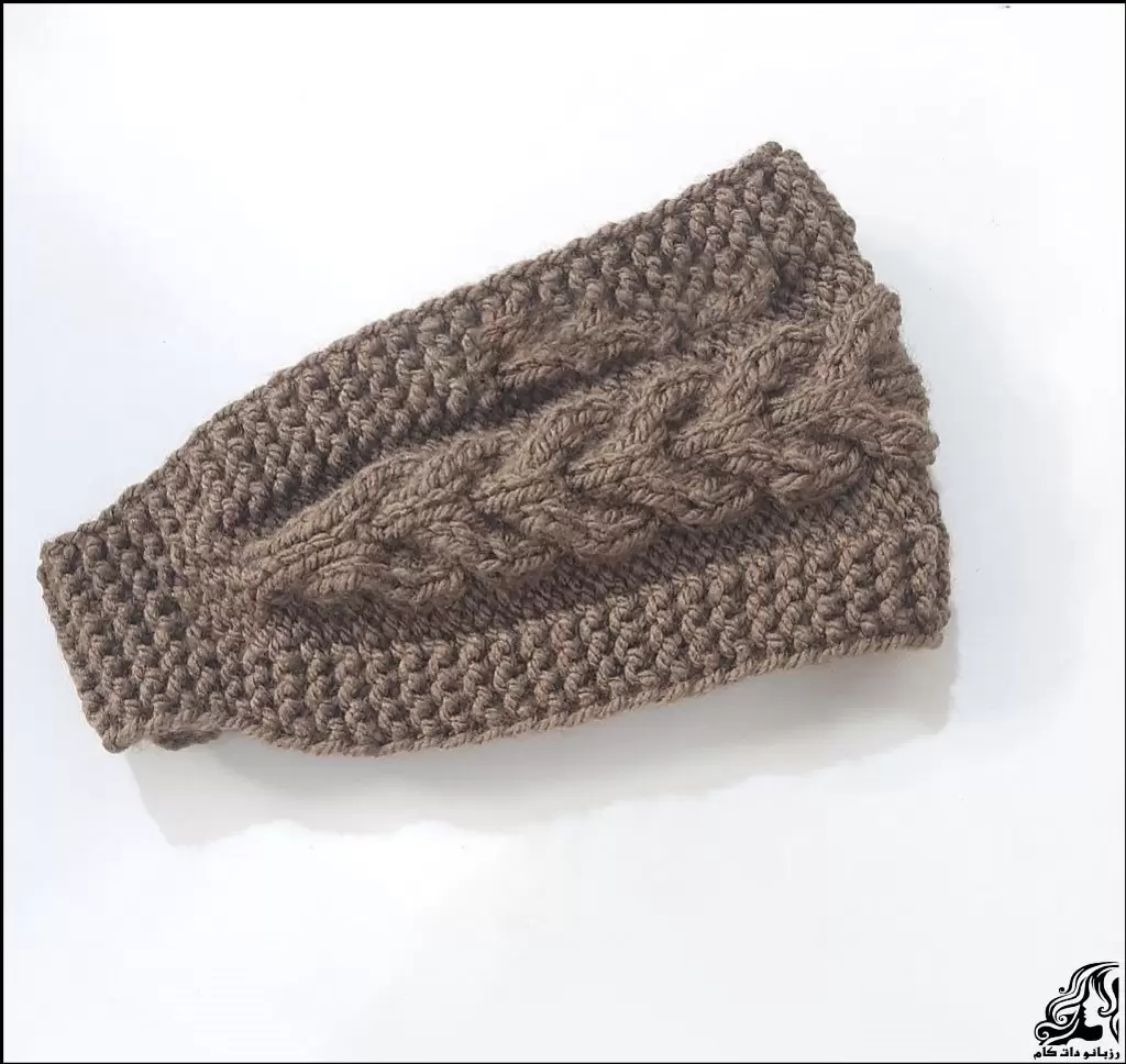 http://up.rozbano.com/view/3989041/How%20to%20Knit%20a%20Deer%20Antler%20Headband%20Step%20by%20Step%20Tutorial.webp