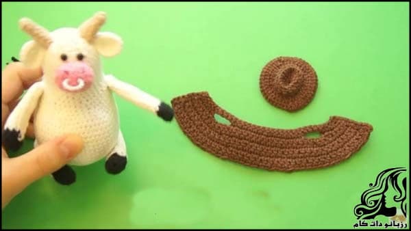 https://up.rozbano.com/view/3309522/Knitted%20cowboy%20cow%20doll-19.jpg
