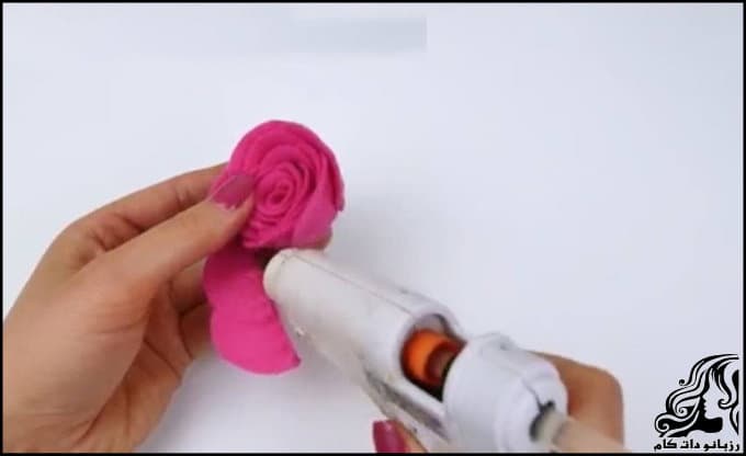 https://up.rozbano.com/view/3381716/Learning%20to%20make%20felt%20roses-09.jpg