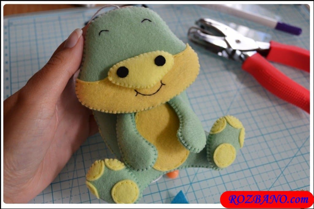 https://up.rozbano.com/view/2940433/Making%20Turtle%20Felt%20Dolls-35.jpg
