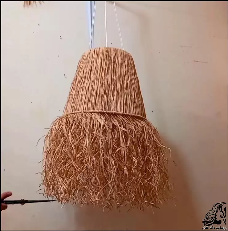 https://up.rozbano.com/view/3908427/Making%20a%20raffia%20chandelier%20tutorial.webp