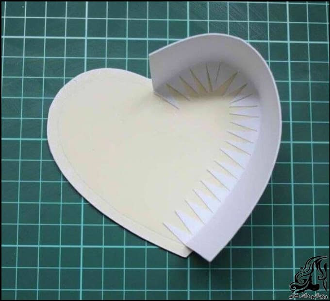 https://up.rozbano.com/view/3022514/Making%20heart%20shaped%20gift%20box-02.jpg