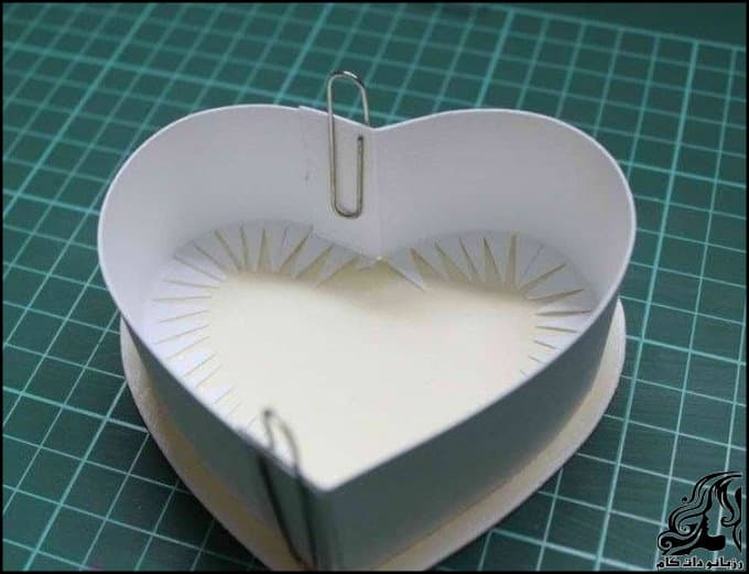 https://up.rozbano.com/view/3022516/Making%20heart%20shaped%20gift%20box-03-1.jpg
