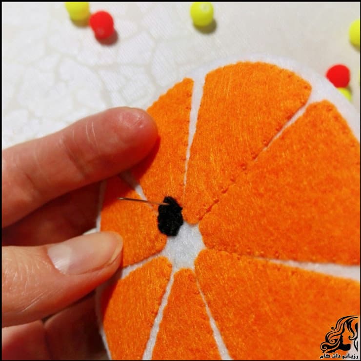 https://up.rozbano.com/view/2948732/Making%20oranges%20for%20decor-06.jpg