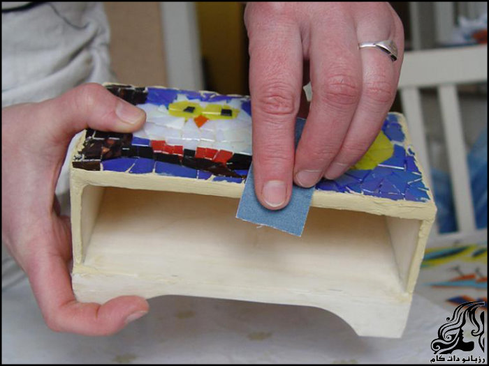https://up.rozbano.com/view/2700158/Mosaic%20tile%20on%20wood-19.jpeg