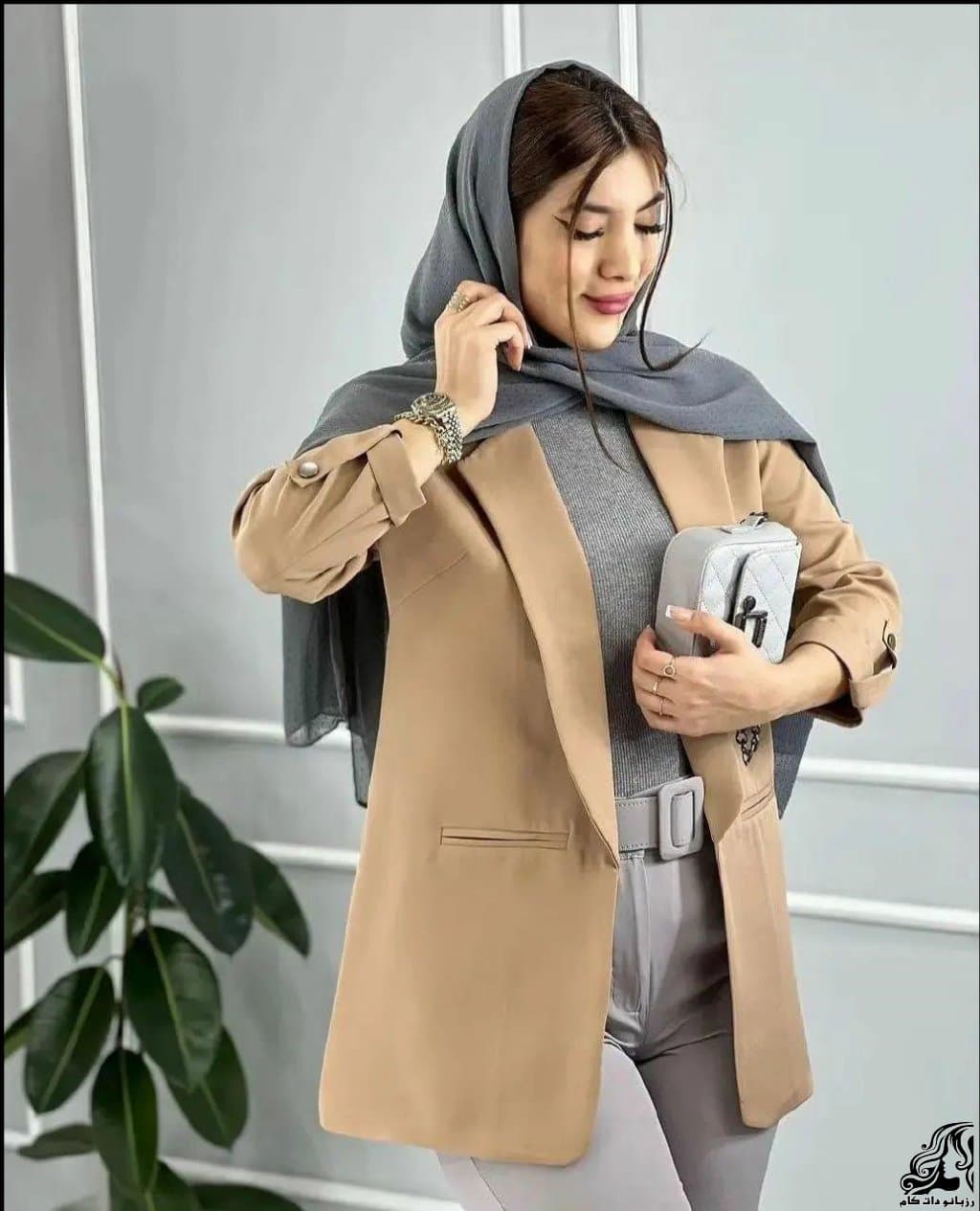 https://up.rozbano.com/view/3708132/New%20models%20of%20womens%20long%20coats-03.jpg