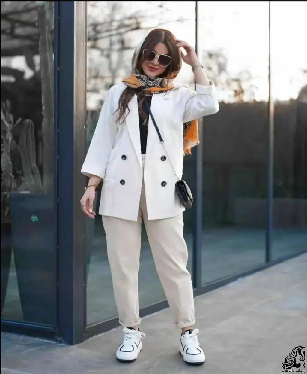 https://up.rozbano.com/view/3708134/New%20models%20of%20womens%20long%20coats-05.jpg