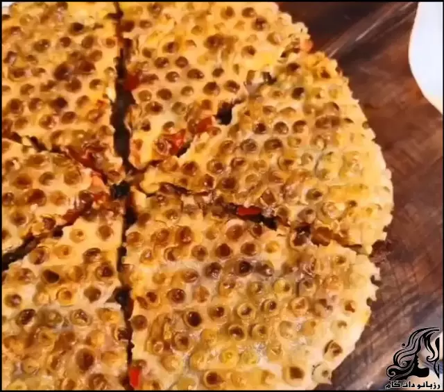 https://up.rozbano.com/view/3894043/Pan%20pizza%20with%20lavash%20bread%20recipe.webp