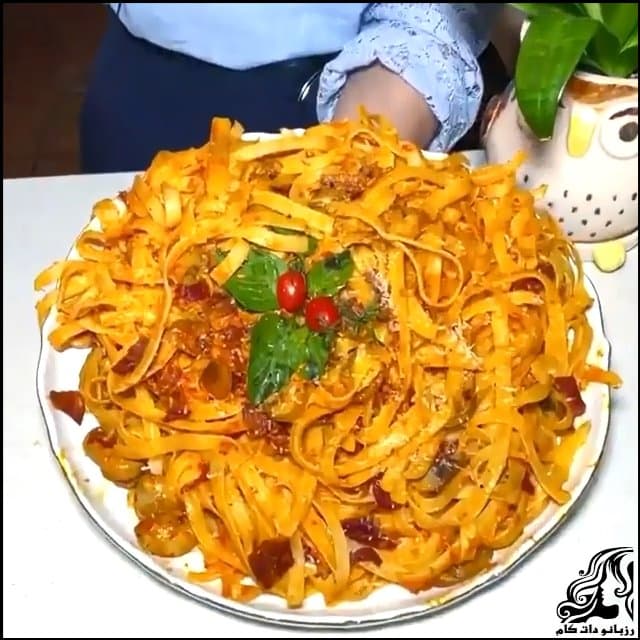 https://up.rozbano.com/view/3426193/Red%20bacon%20and%20mushroom%20pasta-01.jpg