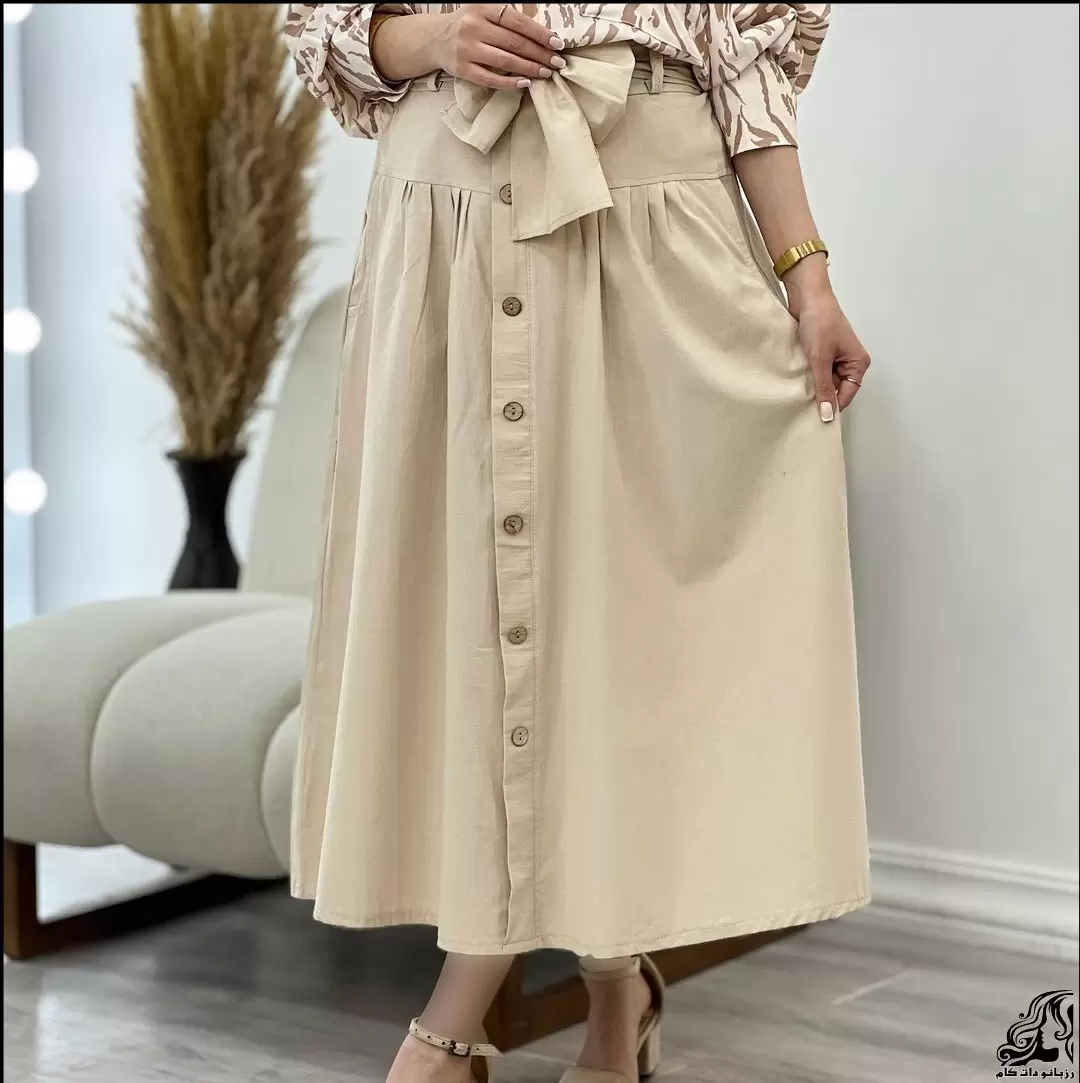 https://up.rozbano.com/view/3940437/Sewing%20a%20button%20front%20linen%20skirt%20tutorial.webp