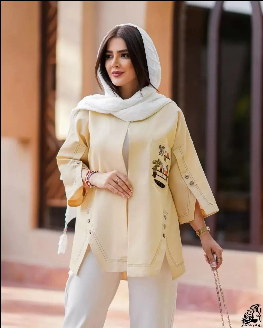 https://up.rozbano.com/view/3877202/Sewing%20a%20linen%20coat%20with%20a%20button%20tutorial-01.webp