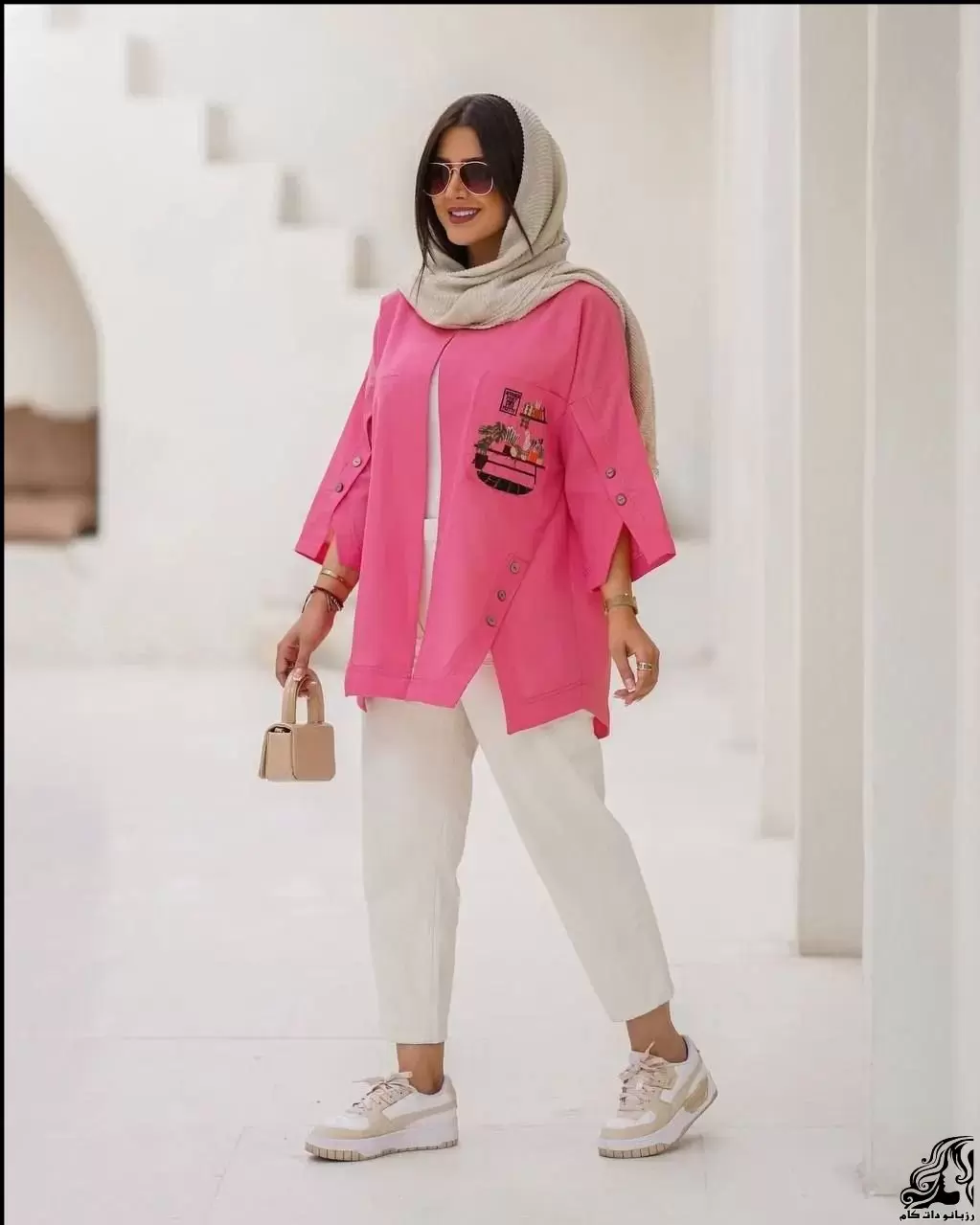https://up.rozbano.com/view/3877214/Sewing%20a%20linen%20coat%20with%20a%20button%20tutorial-02.webp