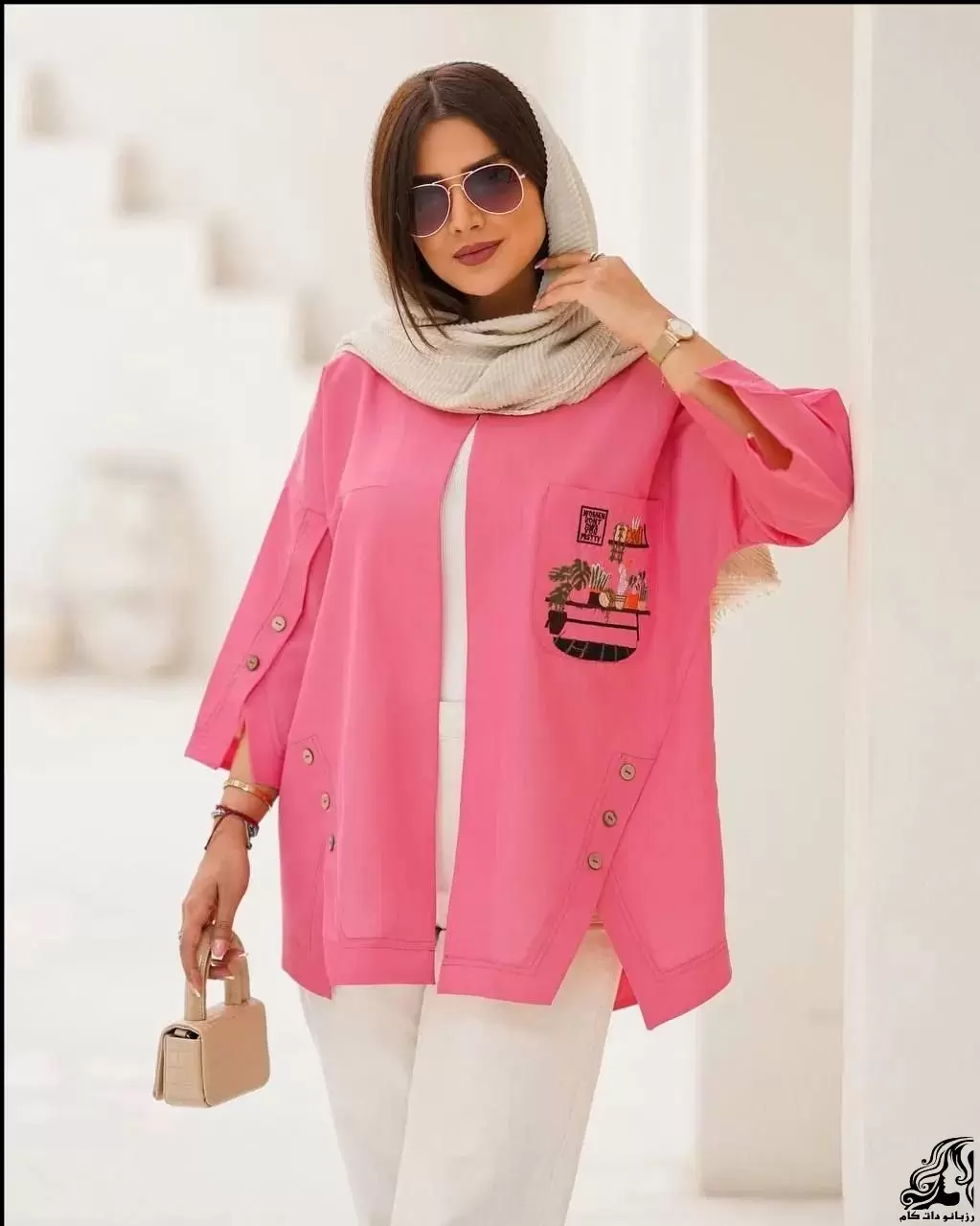 https://up.rozbano.com/view/3877201/Sewing%20a%20linen%20coat%20with%20a%20button%20tutorial-05.webp