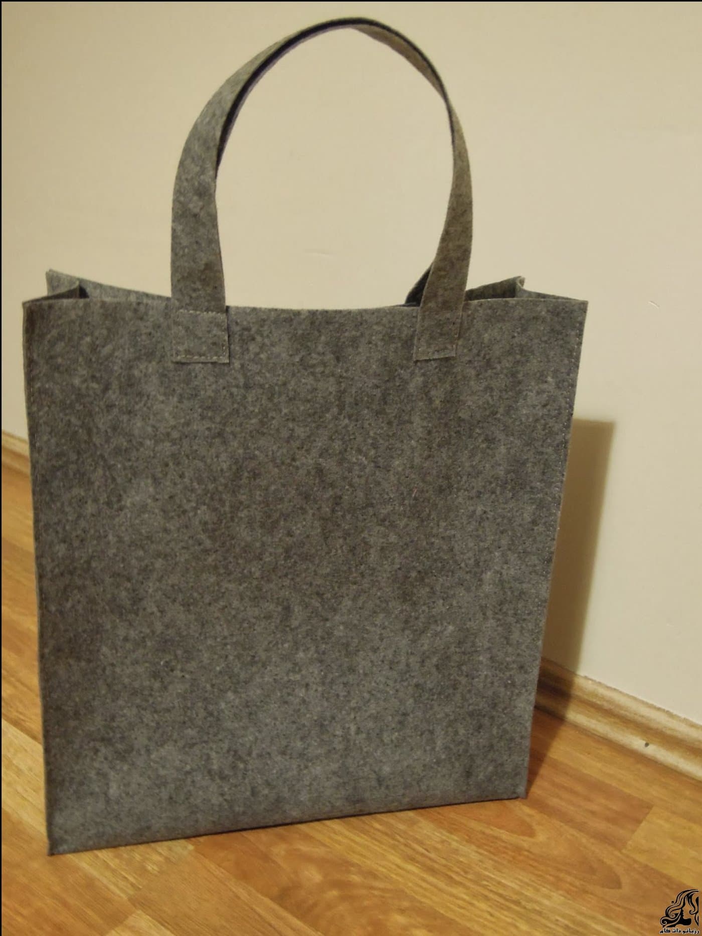 https://up.rozbano.com/view/2875367/Sewing%20handbag%20Felt-10.jpg