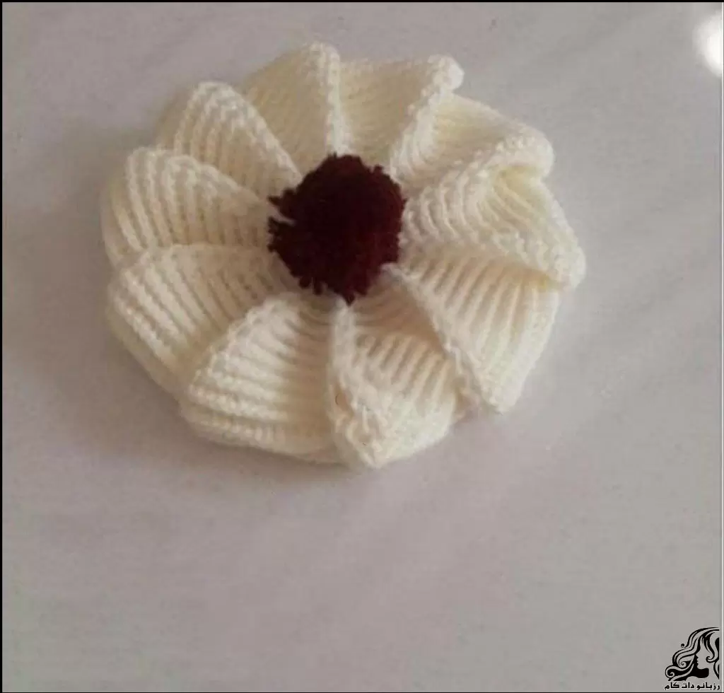 https://up.rozbano.com/view/3959689/Sport%20crochet%20hat%20with%20swirl%20flower%20pattern%20tutorial.webp