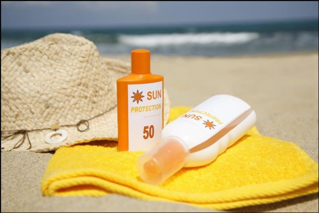 https://up.rozbano.com/view/3659546/The%20importance%20of%20sunscreen%20for%20the%20skin.jpg